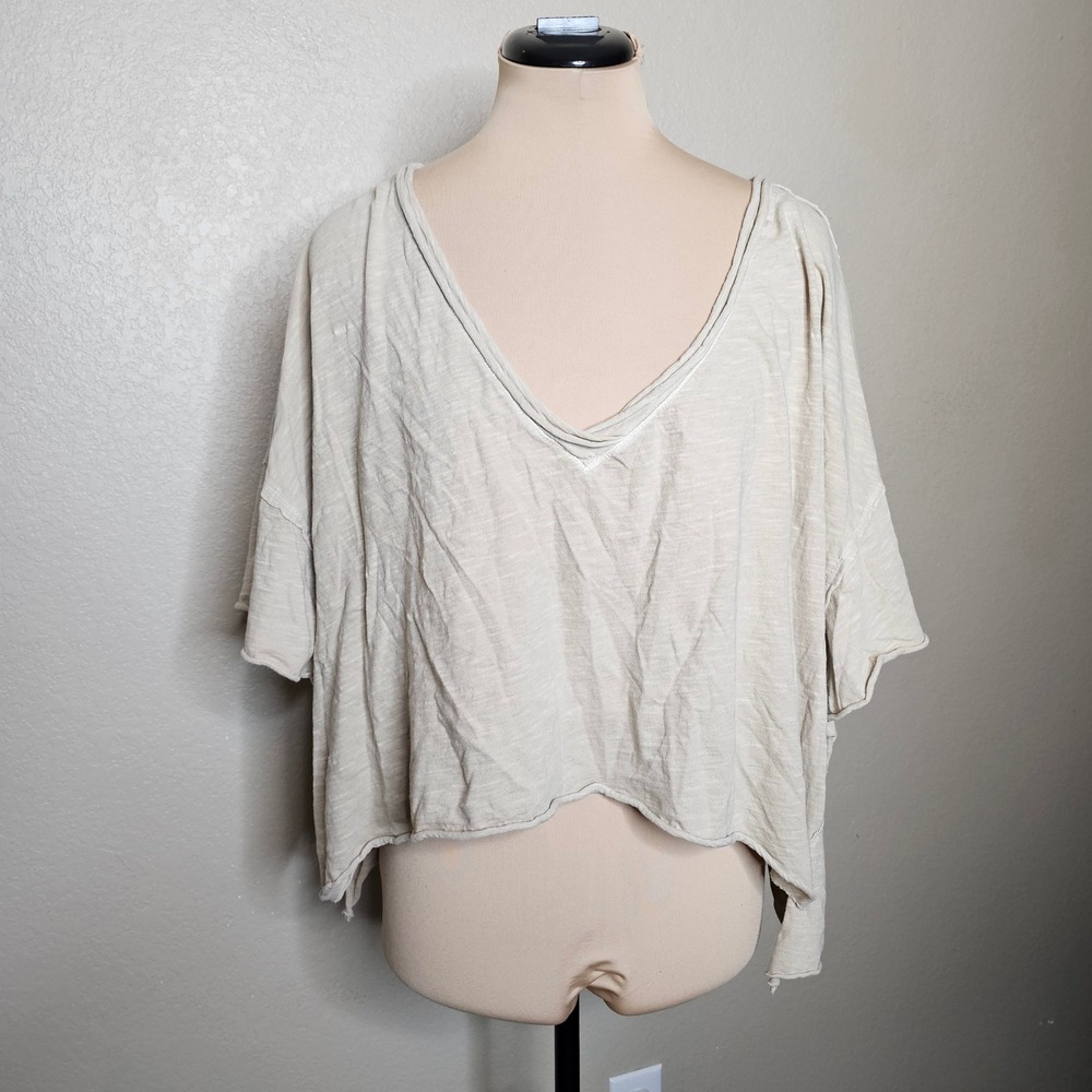 We The Free Free People Large Tan Slub Knit V-Neck Oversized Crop T-Shirt